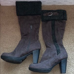 NATURALIZER womans dark gray heeled boot SZ. 9